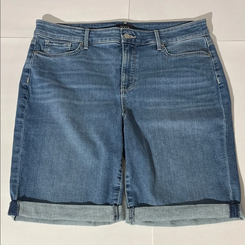 Not Your Daughter's Jeans Briella Bermuda Denim Shorts Lift Tuck Technology 14